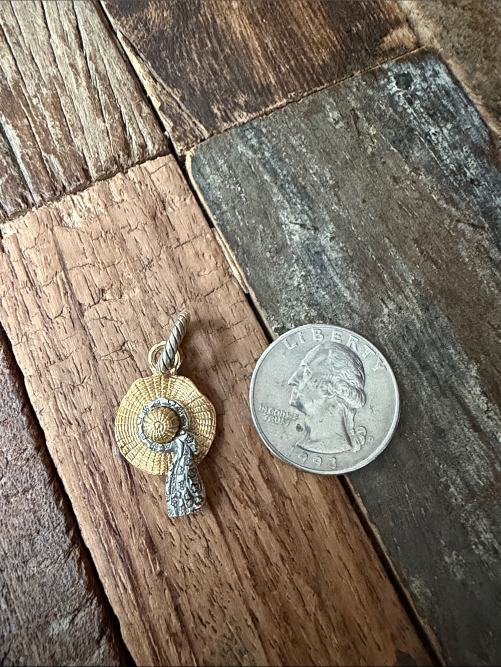 Brighton ABC By the Sea Hat Charm, two-tone summertime fun charm preloved - Picture 2 of 9